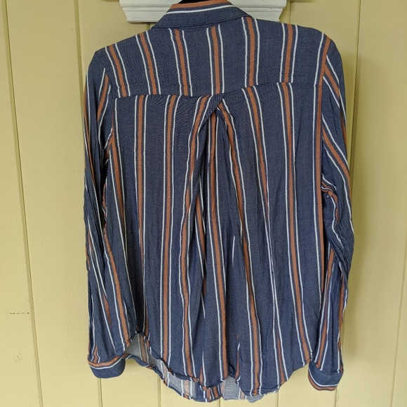 Universal thread button down - Picture 2 of 3